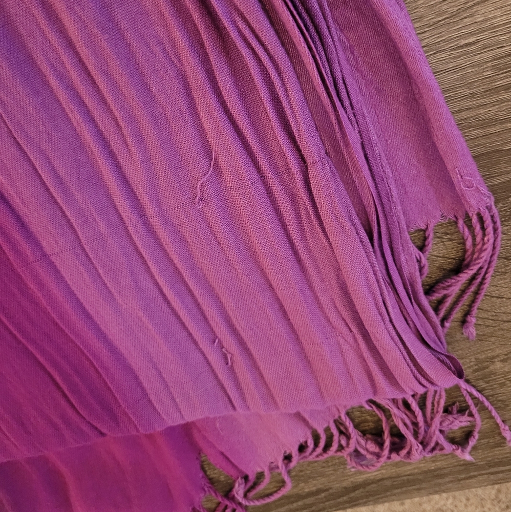 FREE Purple Scarf - Picture 2 of 8